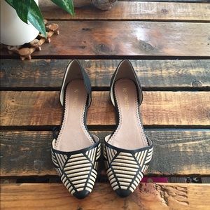 Cutest black and gold flats